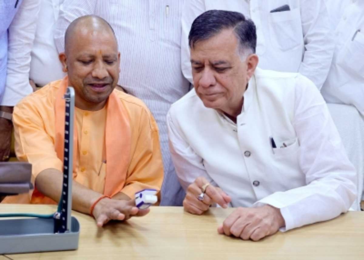 मानसून सत्र के पहले दिन विधानभवन में विधायकों के लिए लगा स्वास्थ्य शिविर